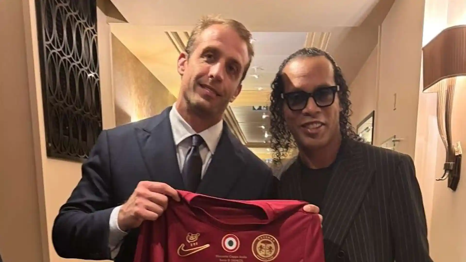 Ronaldinho Signs Contract with Ravenna at the Age of 46