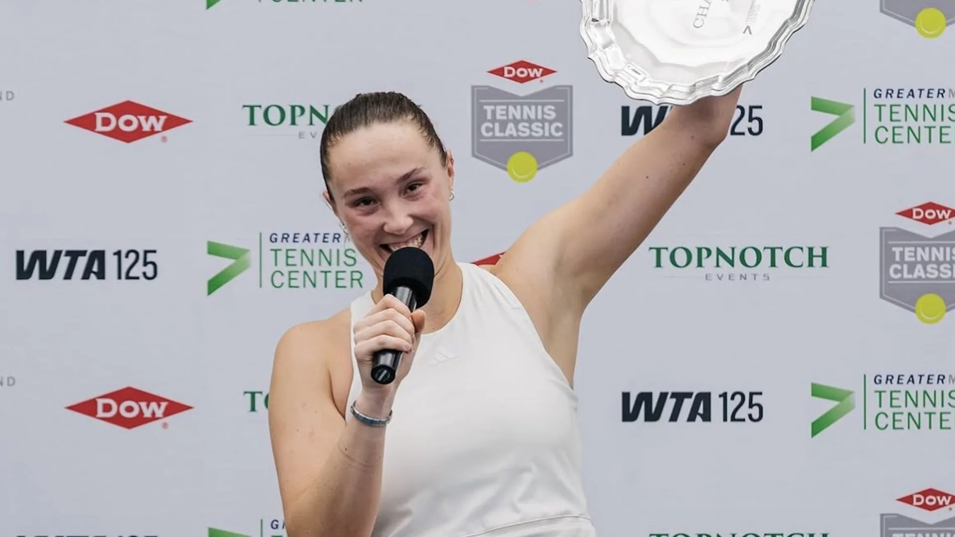 Alina Charaeva reaches the WTA 250 Hamburg quarterfinals
