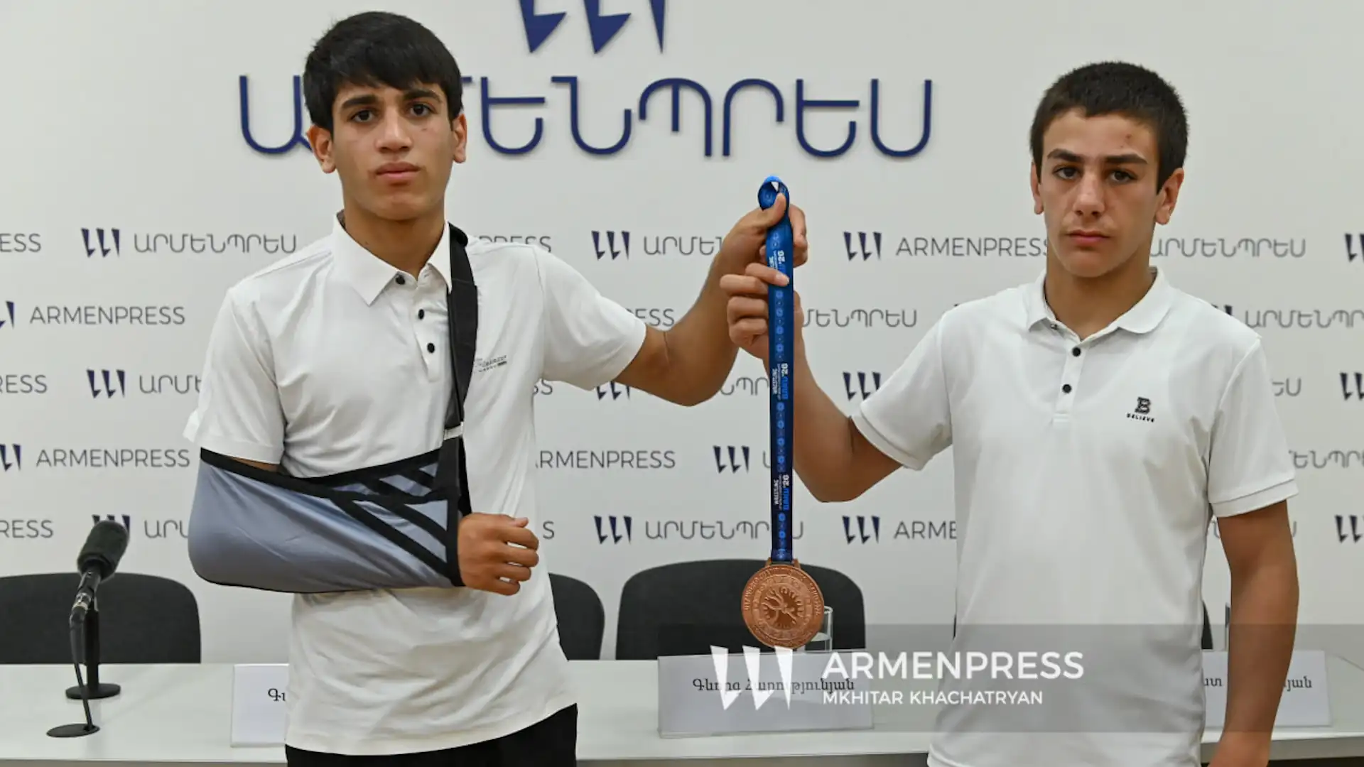 Armenian wrestler Gevorg Harutyunyan wins U17 World Championship bronze in Baku despite fractured arm