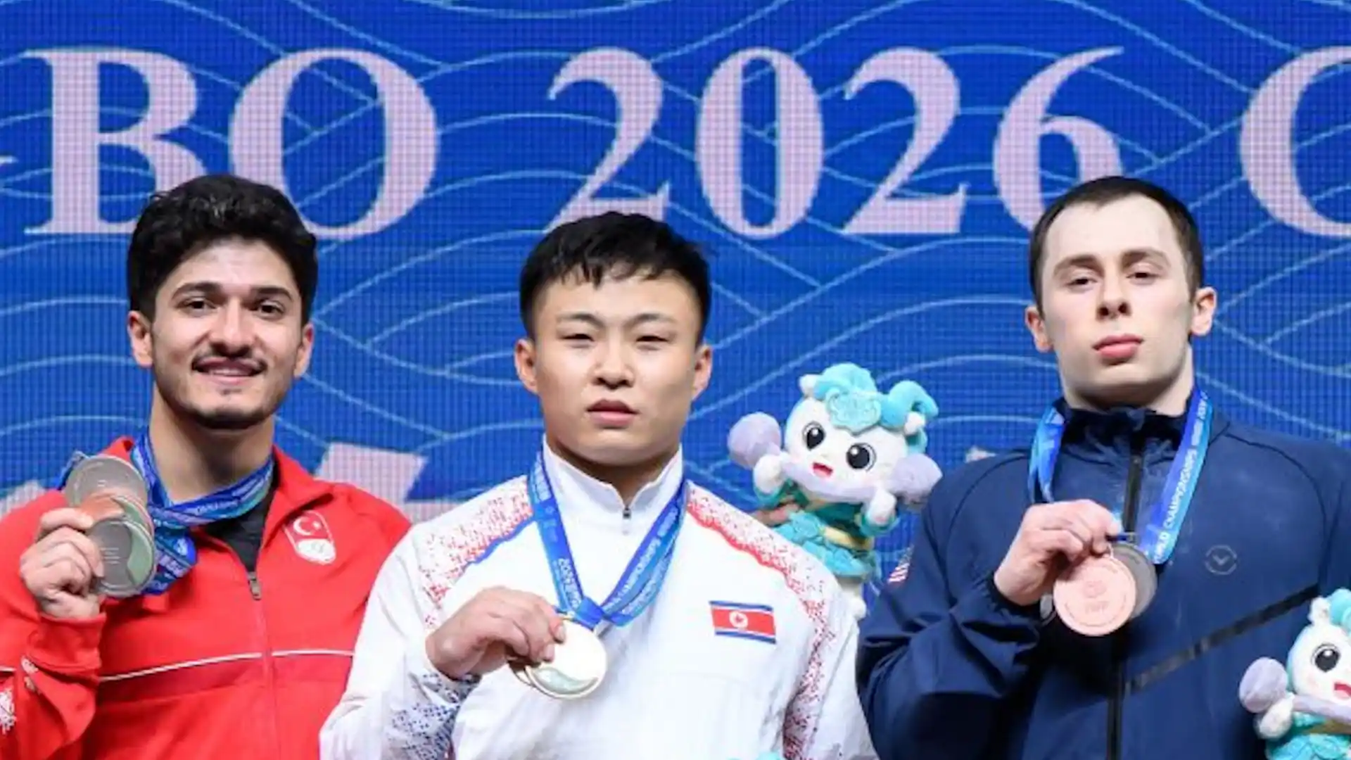 Итоги второго дня ЧМ-2026 по тяжёлой атлетике: два мировых рекорда и 18-е место Гарника Чолакяна